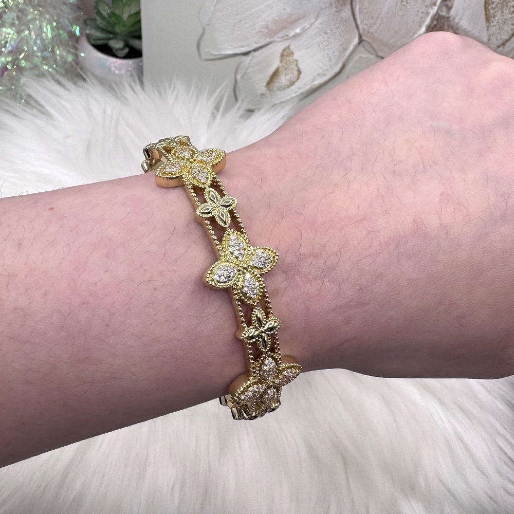 Clara Clover Sparkly Cuff Bracelet